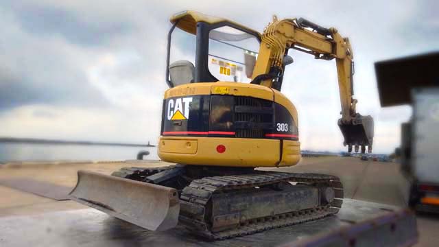 2004 CAT 303SR